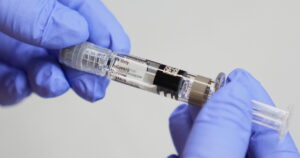 Pa. artsen dringen er bij mensen op aan zich te vaccineren tegen griep, COVID-19 en RSV; federale begeleiding blijft mager