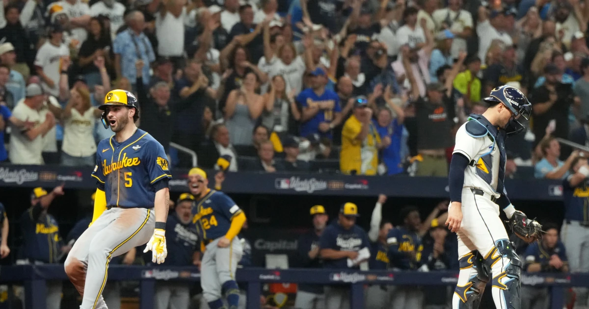 Brewers verslaan de Rays met 10-1 en komen binnen een overwinning van hun eerste World Series-titel
