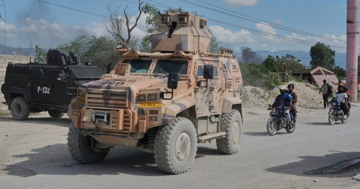 Bukele zegt dat er een militaire operatie is gestart om Salvadoranen te redden die door bendes in Haïti worden vastgehouden