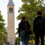 Cornell-president noemt beschuldigingen van groepsverkrachting 'zeer verontrustend'