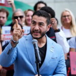De boodschap 'Medicare for All' trekt tussentijdse kiezers aan die bezwijken onder de medische rekeningen