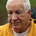 De rechter zal de herroeping van de aanklacht wegens seksueel misbruik tegen ex-Penn State-coach Jerry Sandusky horen