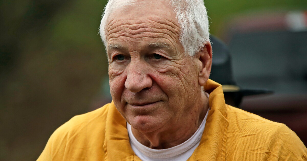De rechter zal de herroeping van de aanklacht wegens seksueel misbruik tegen ex-Penn State-coach Jerry Sandusky horen