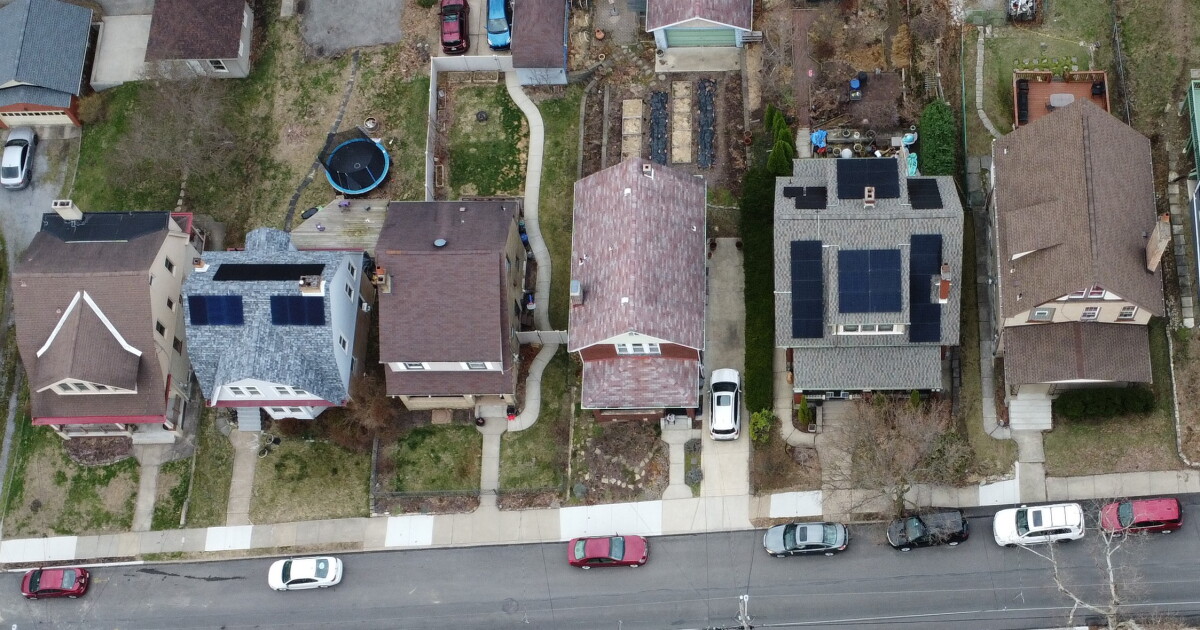 Groene voorstanders organiseren een groepsaankoop van zonnepanelen voor Pittsburghers om te besparen op de energierekening