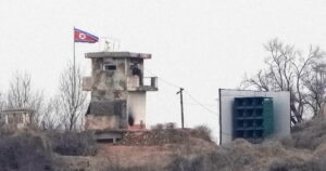 Noord-Korea zegt dat het de propaganda-uitzendingen over de grens naar Zuid-Korea zal hervatten