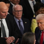 Trump dringt er bij senator Fetterman van Pa. op aan om van partij te wisselen en Republikein te worden