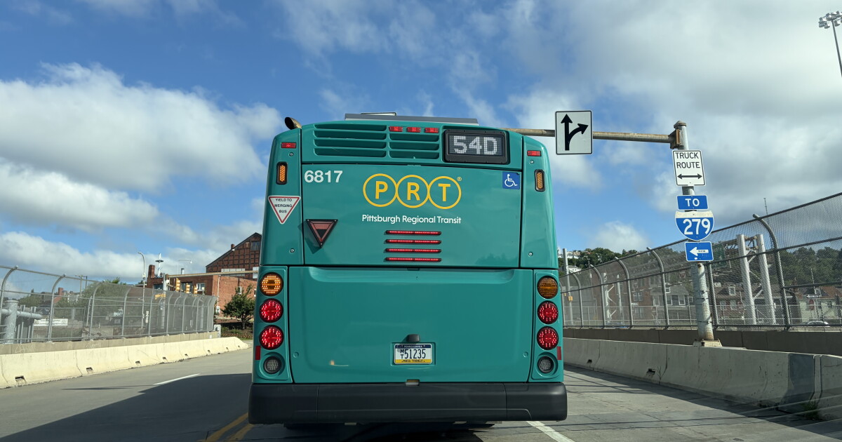 Voorstanders van het openbaar vervoer in Pittsburgh roepen op tot een krachtiger plan en vragen passagiers om hun mening te geven over de update van de buslijnen